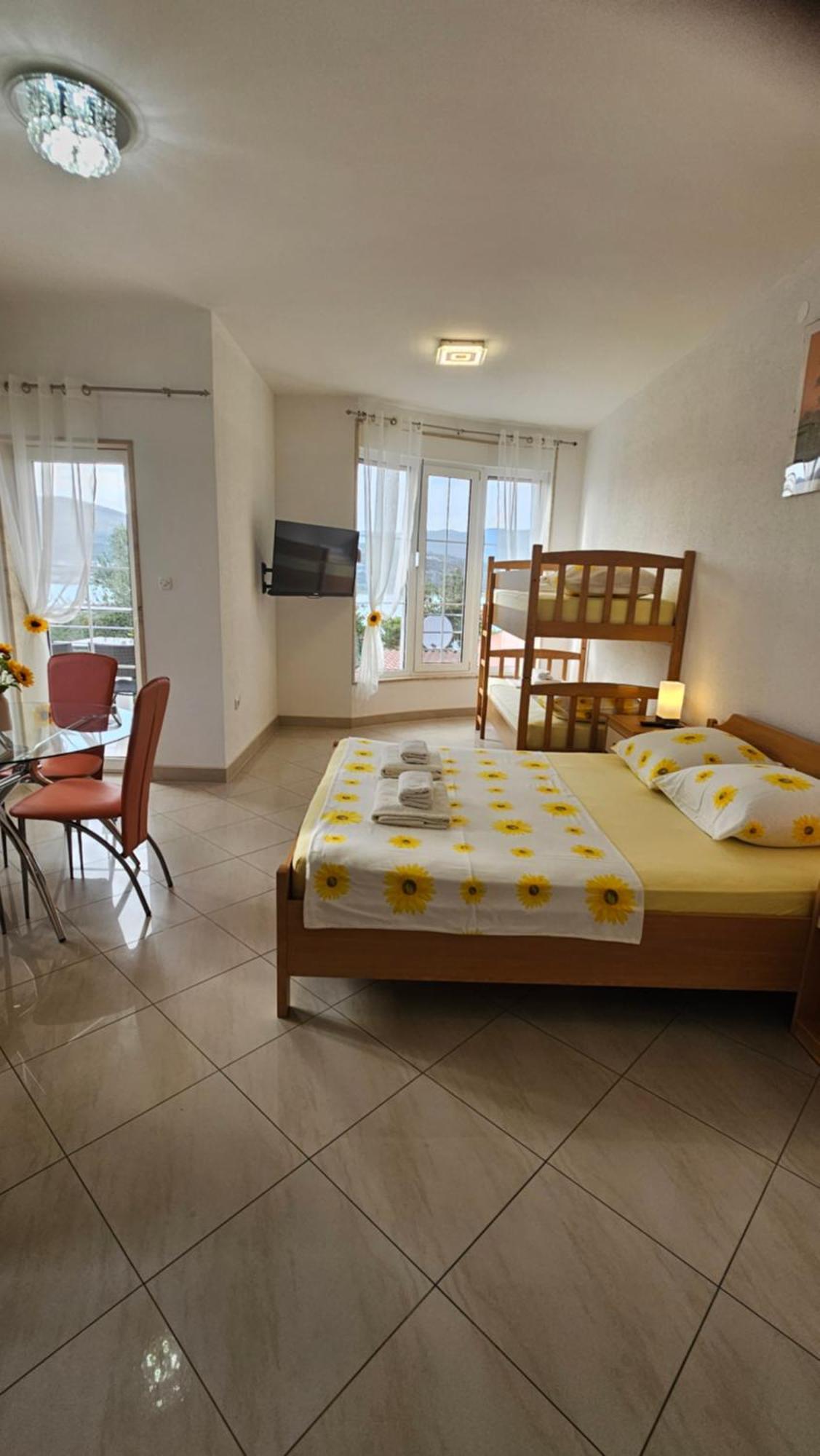 Apartmani Barnjak Trogir Exterior photo